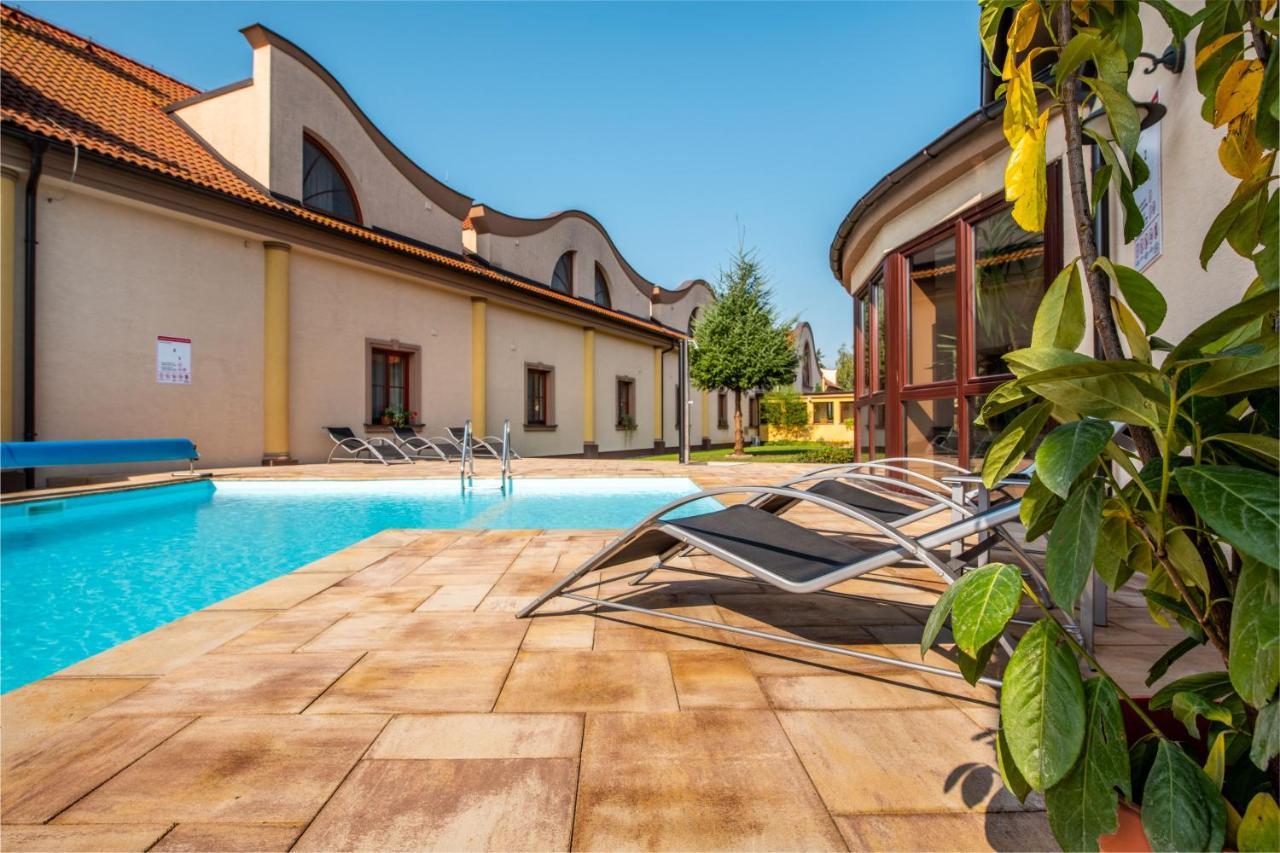 Wellness Hotel Spark Малацки Екстериор снимка