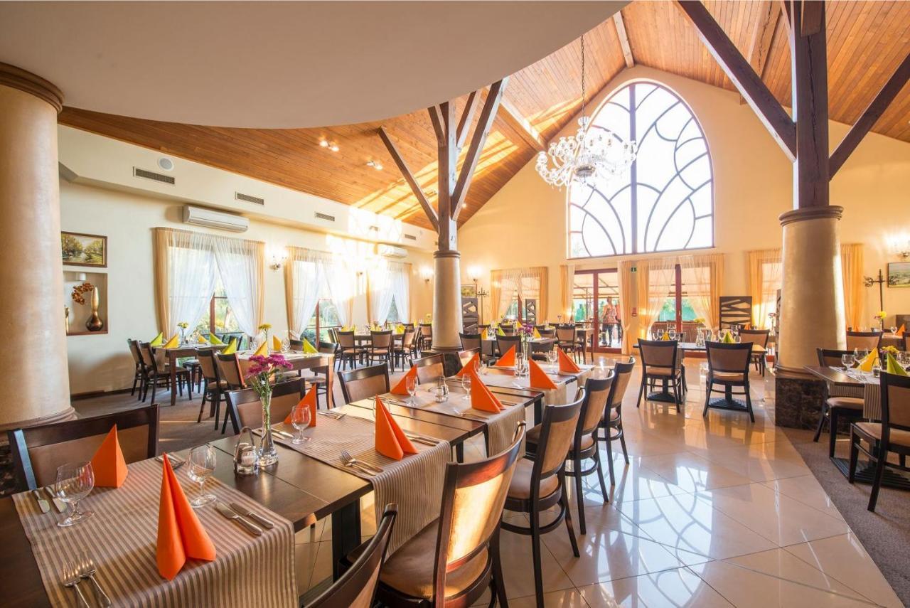 Wellness Hotel Spark Малацки Екстериор снимка