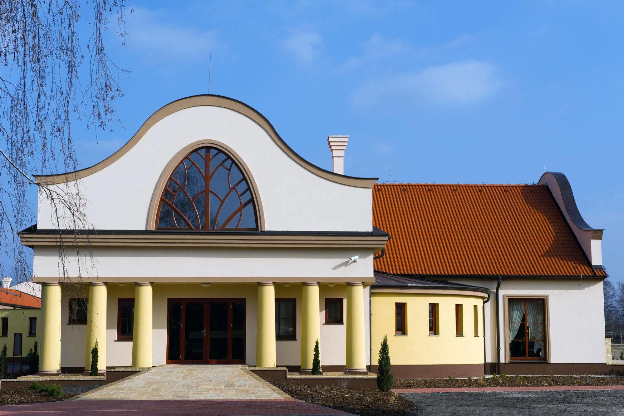 Wellness Hotel Spark Малацки Екстериор снимка