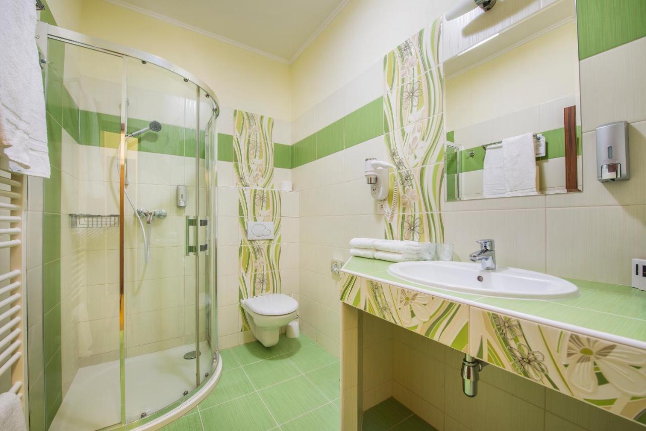 Wellness Hotel Spark Малацки Екстериор снимка
